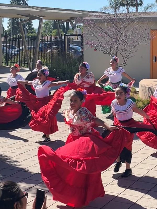 EUSD students participate in Ballet Folklórico.