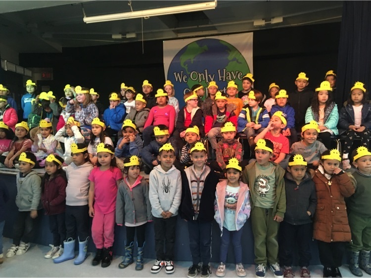 Kindergarten singing welcome 