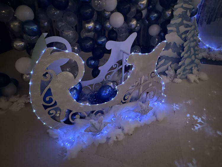 Winter scene and sleigh 