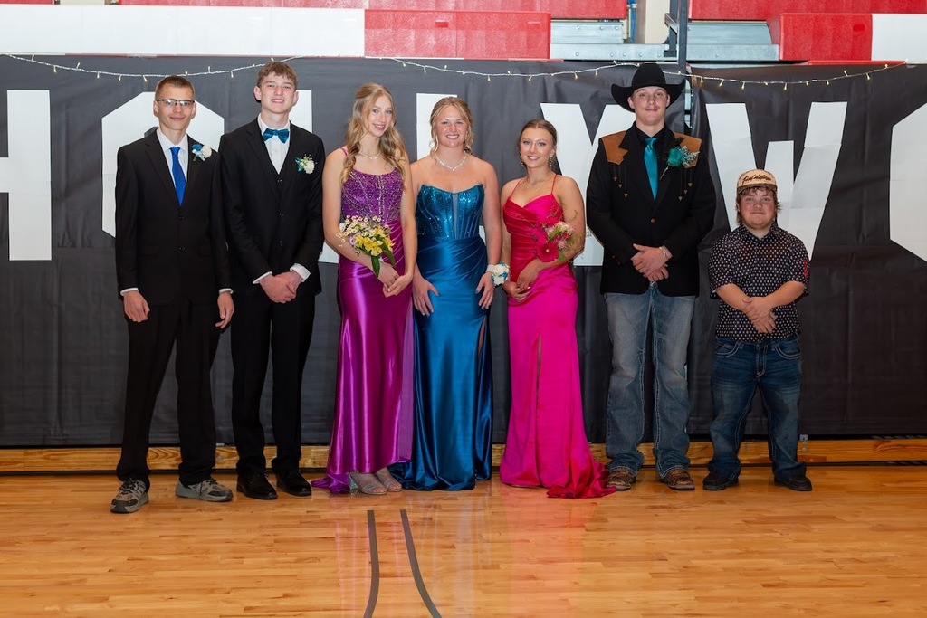 seniors at prom