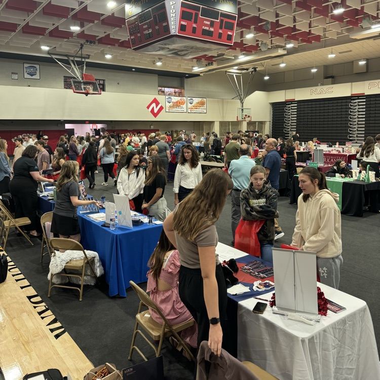 students traveling to college fair