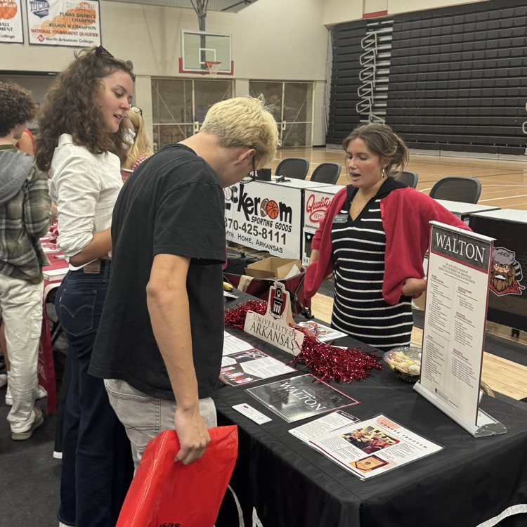 students traveling to college fair