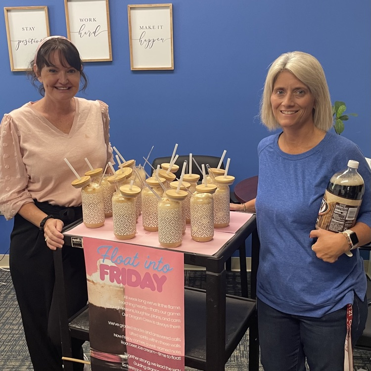 root beer floats being served