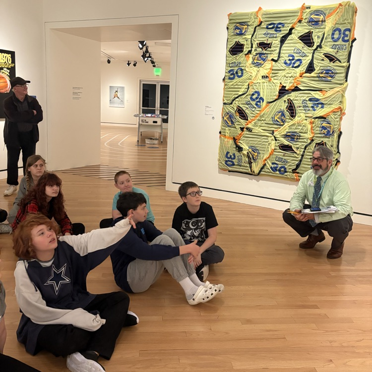students at the art museum 