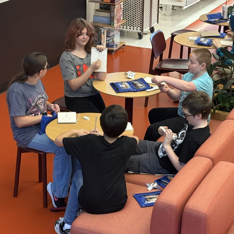 students at the art museum 