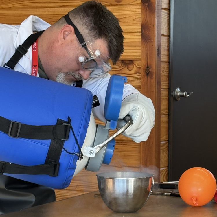 students completing a nitrogen lab