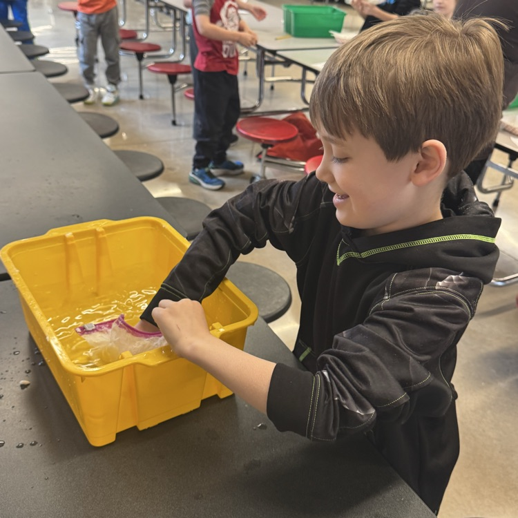 kids doing a science experiment