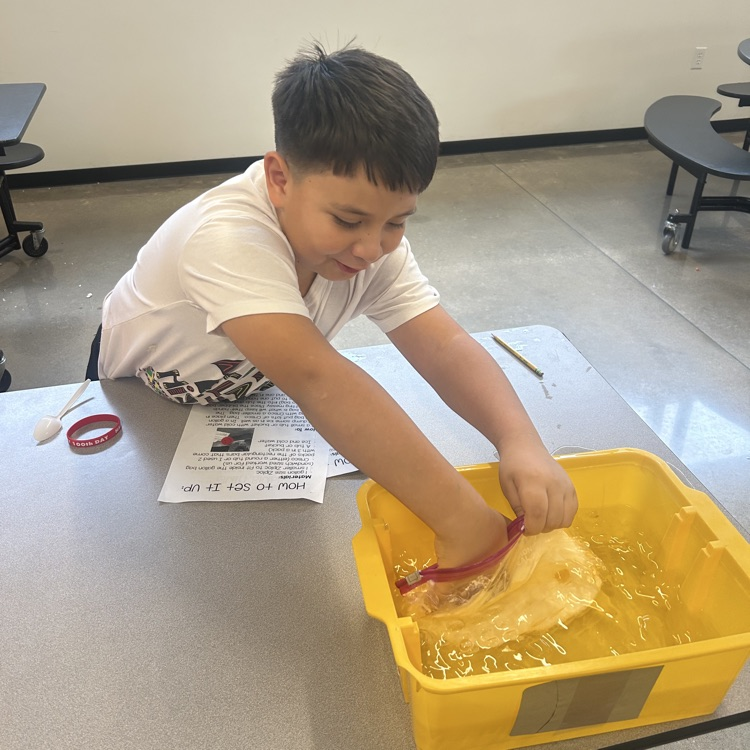 kids doing a science experiment