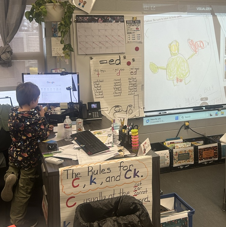 students creating bugs project 