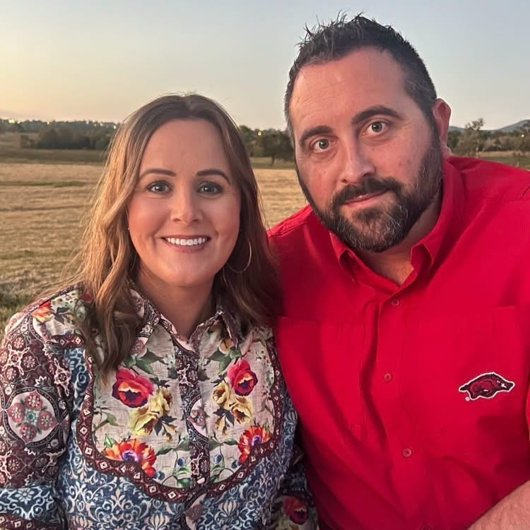 2 people smiling