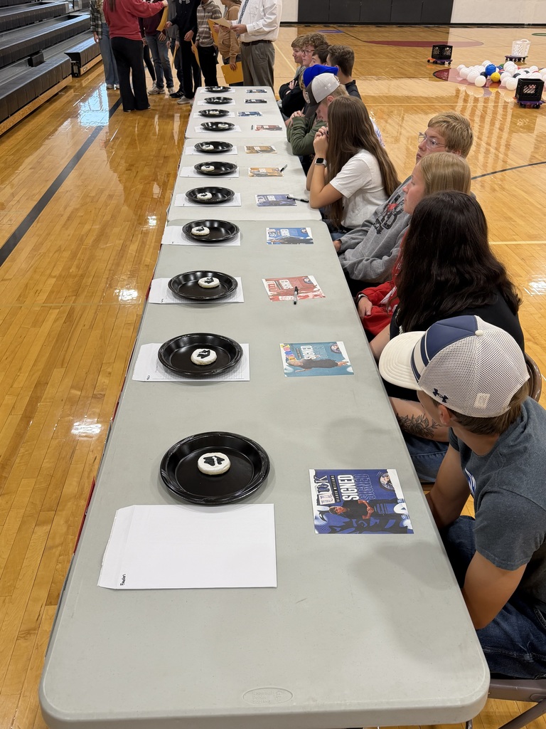 senior signing