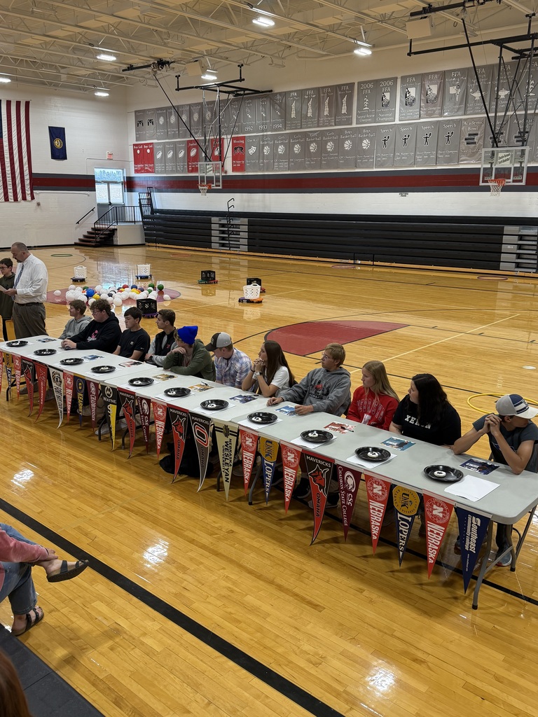 senior signing