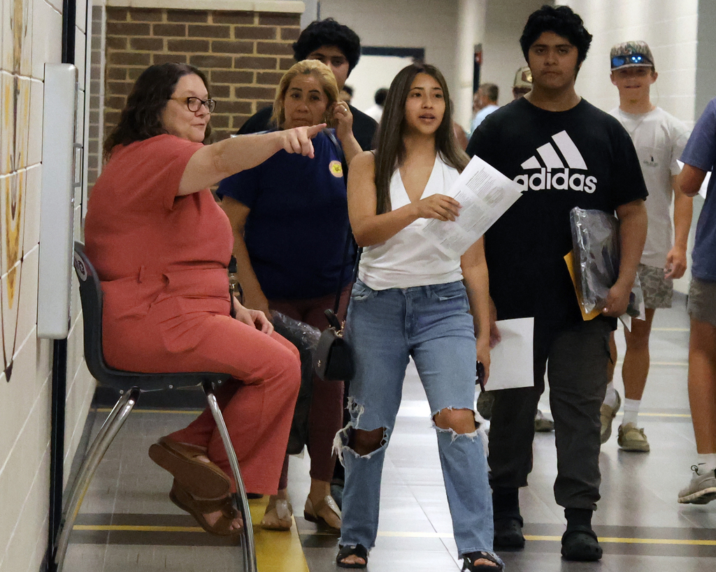 🎉🐯 THANK YOU, CLAXTON TIGERS! 🐯🎉  A huge THANK YOU to everyone who helped make our Claxton High School Open House/Back to School Bash a roaring success! 🙌✨  We are incredibly grateful for our amazing community partners who showed up in full force to support the Evans County Charter School System. 🏫💛🖤 Your support means the world to us and helps set the tone for a strong school year!  To all the families who joined us — thank you for taking the time to help your students start the 2025-2026 school year off on the right track! 📚✏️🎒  Seeing so many smiling faces and excited students filled us with pride and anticipation for a fantastic year ahead. Together, we are paving the way for a successful academic journey. 💪🧠📖  Let's keep the momentum going — it's going to be a GREAT year! 💛🖤 Go Tigers! 💛🖤  #ClaxtonHigh #BackToSchoolBash #TigerPride #GoTigers #CHSFamily #CommunityStrong #BlackAndGold #StudentSuccess #TogetherWeAchieveMore