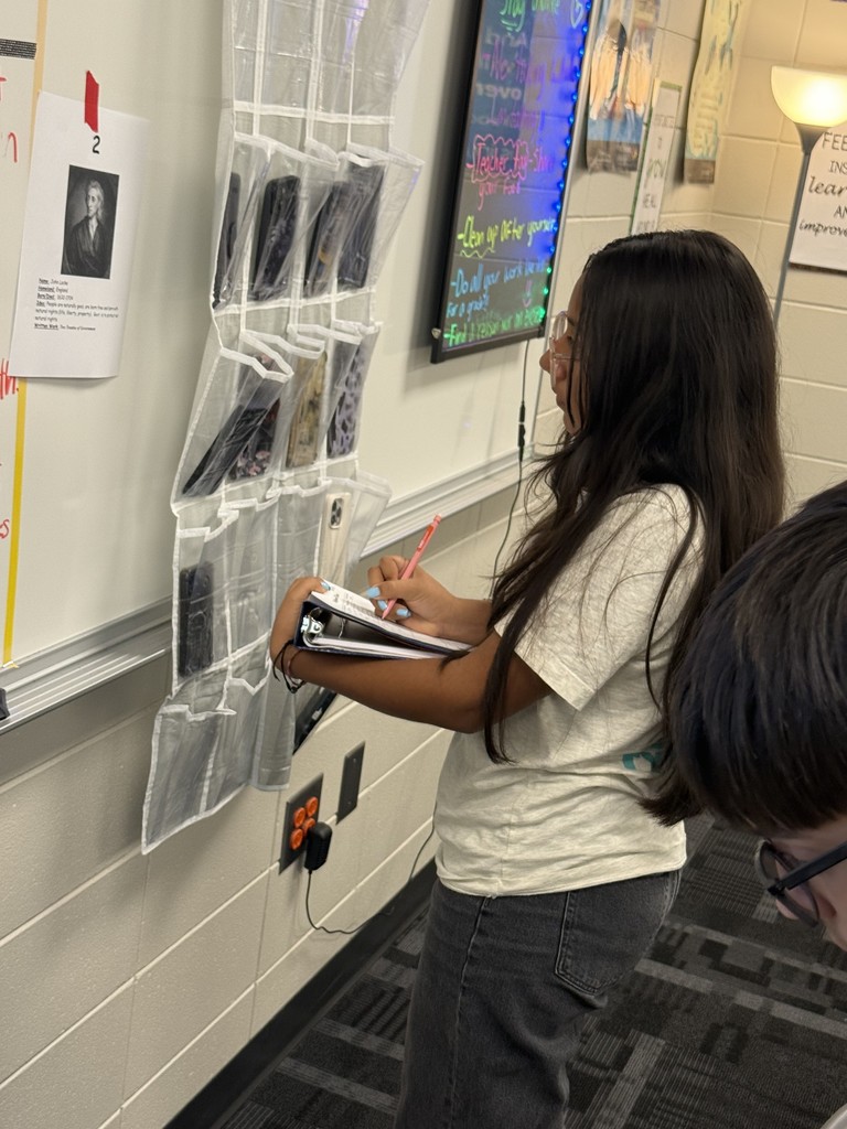 📚💡 Our CHS Tigers kicked off the American Government course with an exciting Gallery Walk! 🐅✨ Students explored how Enlightenment Thinkers like John Locke, Thomas Hobbes, Baron de Montesquieu, and Jean-Jacques Rousseau laid the foundation for the values and structure of American society and government.📝  👏 Coach Lanier's class dove into big ideas like natural rights, separation of powers, and the social contract—all while repping that Black & Gold pride! 🖤💛  #ClaxtonTigers #CHSPride #AmericanGovernment #EnlightenmentThinkers #GalleryWalk #LearningInAction #BlackAndGoldStrong