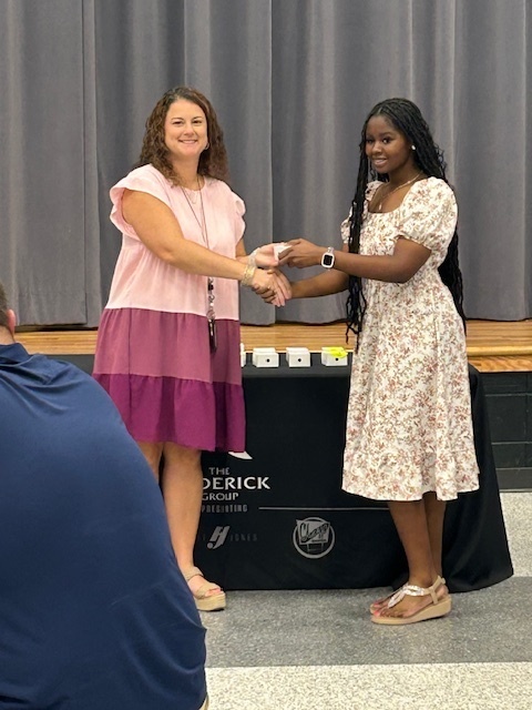 🎓💍✨ Claxton High School Junior Ring Ceremony ✨💍🎓  On Monday, August 11, 2025, Claxton High School proudly held its annual Junior Ring Ceremony to celebrate this special rite of passage for the Class of 2027! 🐅💛🖤  During the ceremony, students not only received their rings, but also learned about the heritage of the class ring, the tradition of unity, the significance of wearing their rings, and the time-honored turning tradition. 💫  We hope our juniors will wear their rings with Tiger pride 🐯 and carry the memories of their CHS years with them forever. 📚🎉  Go Tigers! 💛🖤 #CHS #GoTigers #ClassOf2027 #JuniorRingCeremony #TigerPride #BlackAndGold #ClaxtonHigh