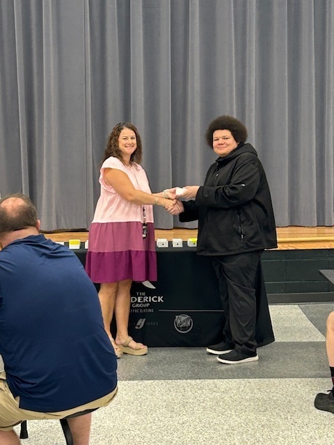 🎓💍✨ Claxton High School Junior Ring Ceremony ✨💍🎓  On Monday, August 11, 2025, Claxton High School proudly held its annual Junior Ring Ceremony to celebrate this special rite of passage for the Class of 2027! 🐅💛🖤  During the ceremony, students not only received their rings, but also learned about the heritage of the class ring, the tradition of unity, the significance of wearing their rings, and the time-honored turning tradition. 💫  We hope our juniors will wear their rings with Tiger pride 🐯 and carry the memories of their CHS years with them forever. 📚🎉  Go Tigers! 💛🖤 #CHS #GoTigers #ClassOf2027 #JuniorRingCeremony #TigerPride #BlackAndGold #ClaxtonHigh