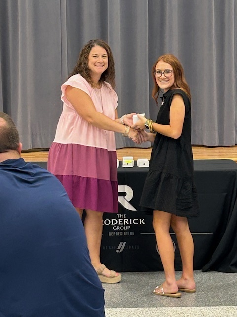 🎓💍✨ Claxton High School Junior Ring Ceremony ✨💍🎓  On Monday, August 11, 2025, Claxton High School proudly held its annual Junior Ring Ceremony to celebrate this special rite of passage for the Class of 2027! 🐅💛🖤  During the ceremony, students not only received their rings, but also learned about the heritage of the class ring, the tradition of unity, the significance of wearing their rings, and the time-honored turning tradition. 💫  We hope our juniors will wear their rings with Tiger pride 🐯 and carry the memories of their CHS years with them forever. 📚🎉  Go Tigers! 💛🖤 #CHS #GoTigers #ClassOf2027 #JuniorRingCeremony #TigerPride #BlackAndGold #ClaxtonHigh
