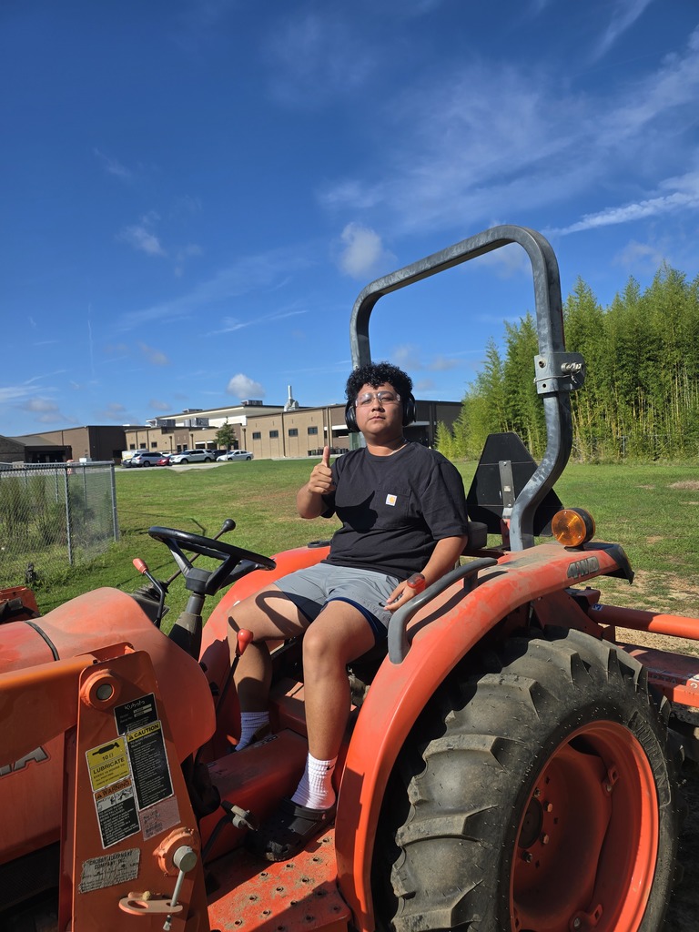 🚜✨ Hands-On Learning in Agriculture Mechanics! ✨🚜 Mr. Turner’s Agriculture Mechanics students at Claxton High School have been hard at work learning all about safe tractor operation and maintenance! 🛠️ From proper PPE 🦺 to checking oil & hydraulic flow 🛢️, understanding emissions & DEF regulations 🌱, and mastering safety procedures, these Tigers are ready to handle the field with skill and confidence! 🐅💛🖤 They also explored 📚: 🔹 Tractor operation & controls 🔹 Cost of operation 💰 🔹 Comparing brands & horsepower ⚙️ 🔹 How different materials affect performance 🔹 Incident planning & safety response 🚨 Proud to see our Tigers learning real-world skills that prepare them for success in agriculture and beyond! 🙌 #TheDen #CTAE #ClaxtonHighSchool #TigerPride #AgMech #HandsOnLearning #FutureFarmers #BlackAndGold