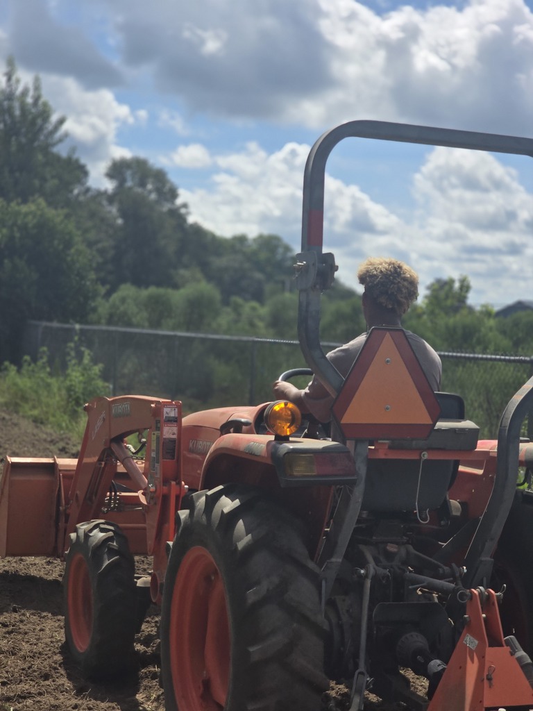 🚜✨ Hands-On Learning in Agriculture Mechanics! ✨🚜 Mr. Turner’s Agriculture Mechanics students at Claxton High School have been hard at work learning all about safe tractor operation and maintenance! 🛠️ From proper PPE 🦺 to checking oil & hydraulic flow 🛢️, understanding emissions & DEF regulations 🌱, and mastering safety procedures, these Tigers are ready to handle the field with skill and confidence! 🐅💛🖤 They also explored 📚: 🔹 Tractor operation & controls 🔹 Cost of operation 💰 🔹 Comparing brands & horsepower ⚙️ 🔹 How different materials affect performance 🔹 Incident planning & safety response 🚨 Proud to see our Tigers learning real-world skills that prepare them for success in agriculture and beyond! 🙌 #TheDen #CTAE #ClaxtonHighSchool #TigerPride #AgMech #HandsOnLearning #FutureFarmers #BlackAndGold