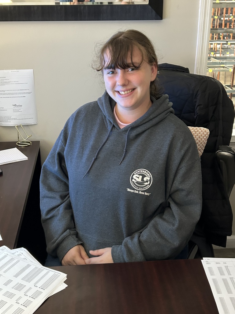 🌟🐅 Work-Based Learning Spotlight! 🐅🌟  We are proud to share that Gracelyn Deloach is currently gaining hands-on experience as a Work Based Learning student with CHS/The DEN! 💛🖤  She is working with Statesboro Logistics Solutions in Statesboro, GA, a company that provides climate-controlled storage and handling of products. 📦❄️  As an Inventory Assistant, Gracelyn is learning valuable skills by helping with labeling products, conducting inventory counts, and more! ✅📊  Way to go, Gracelyn! Keep shining bright and making the Claxton Tigers proud! 🐅💛🖤  #ClaxtonTigers #BlackAndGold #TheDEN #WorkBasedLearning #FutureReady #StudentSuccess #HandsOnLearning