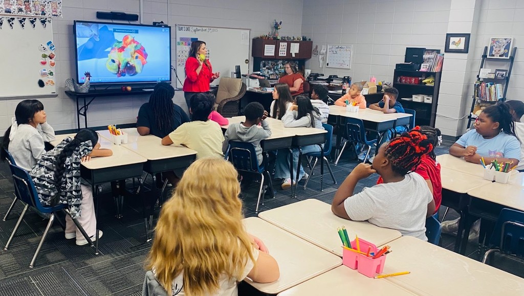 students learning about apples