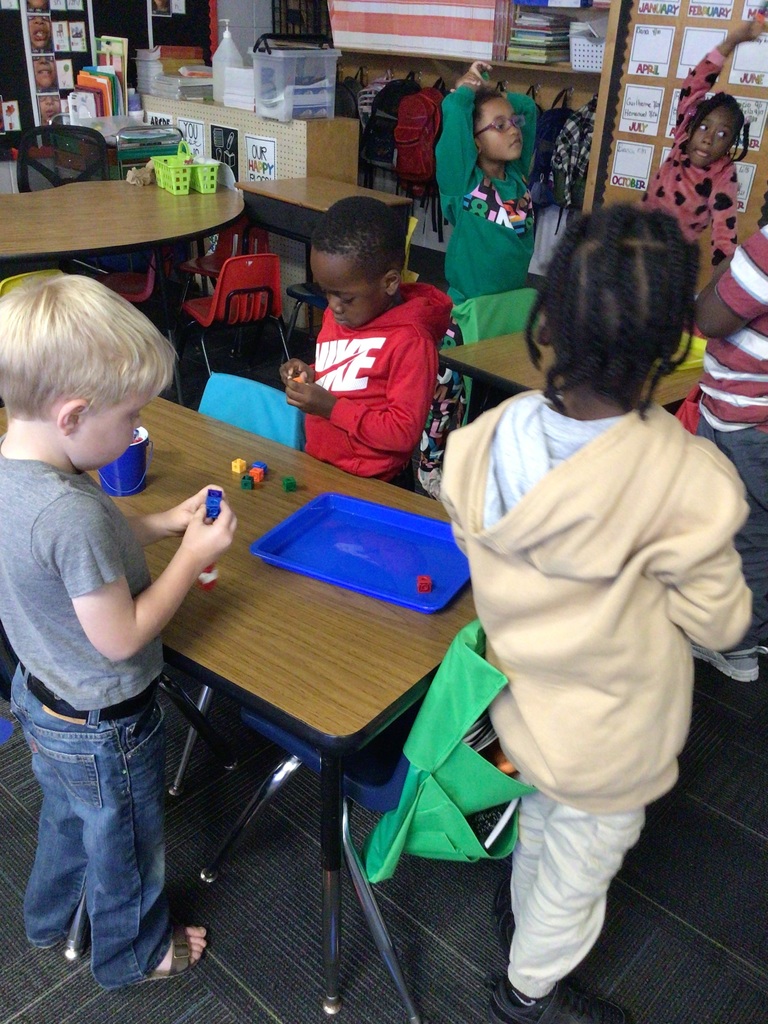 🔢✨ Hands-On Math in Kindergarten! ✨🔢 Our kindergarteners in Mrs. Cere’s and Mrs. Barrow’s classes have been hard at work using connecting cubes to explore the concepts of greater, fewer, and the same. 🧩📊 We love seeing our young learners build their math skills through hands-on activities—and having fun while they do it! 🌟💛