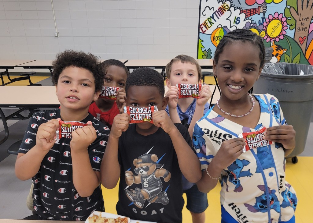 Students pictured with bags of Georgia Peanuts!