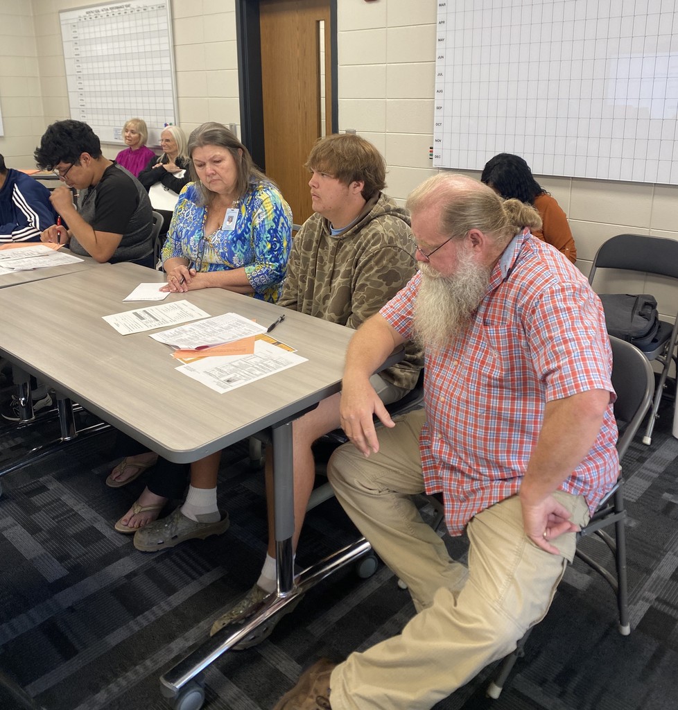 Parents and students attending advisement