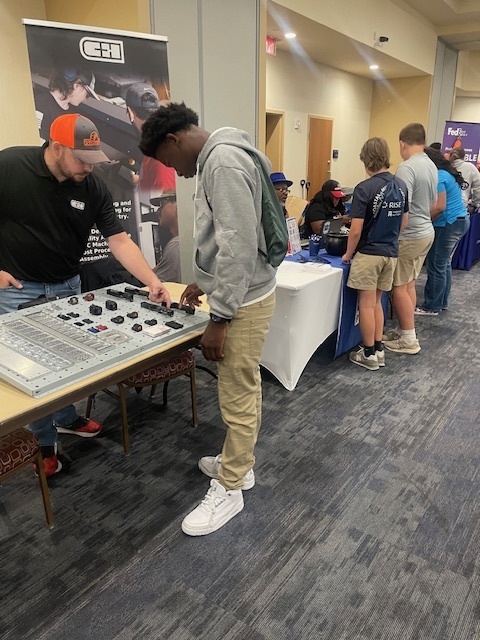 8th Graders Go on Field Trip to RISE at GSU