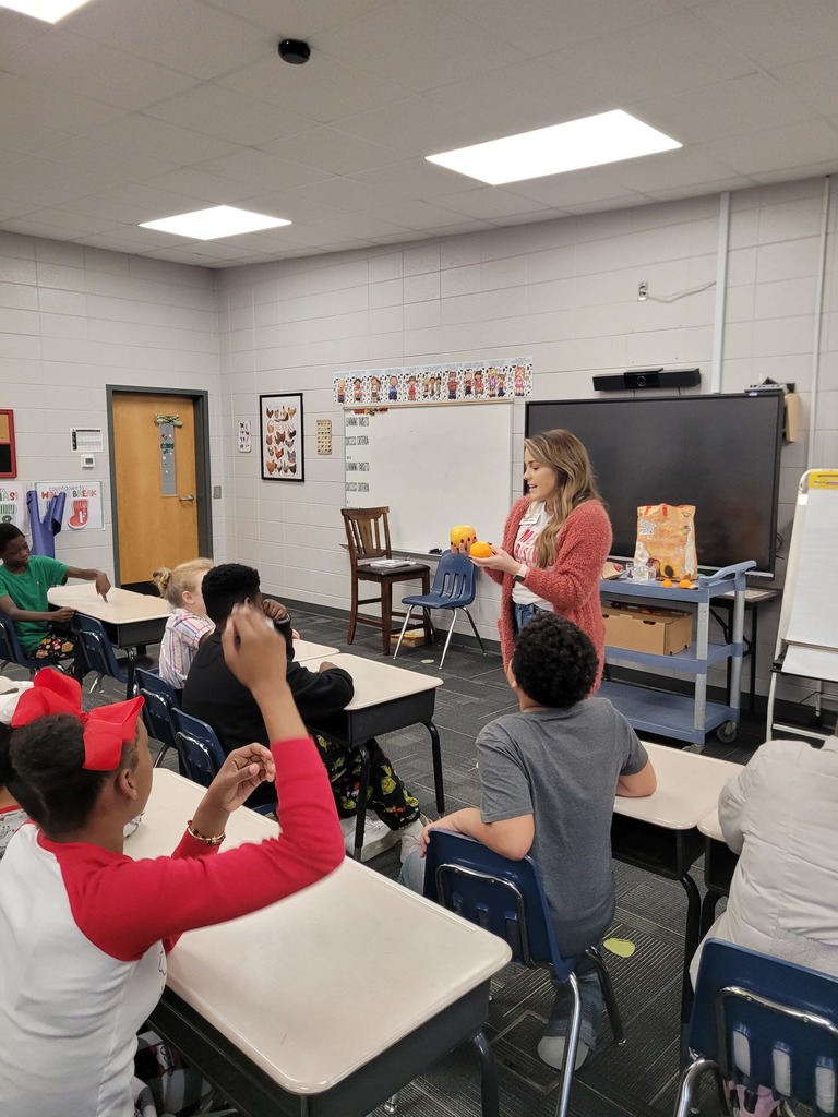 Pictures of Harvest of the Month citrus lesson in Ms. Kearney's class.
