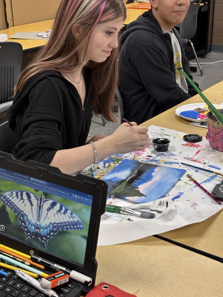 Art Students Try Out Various Techniques