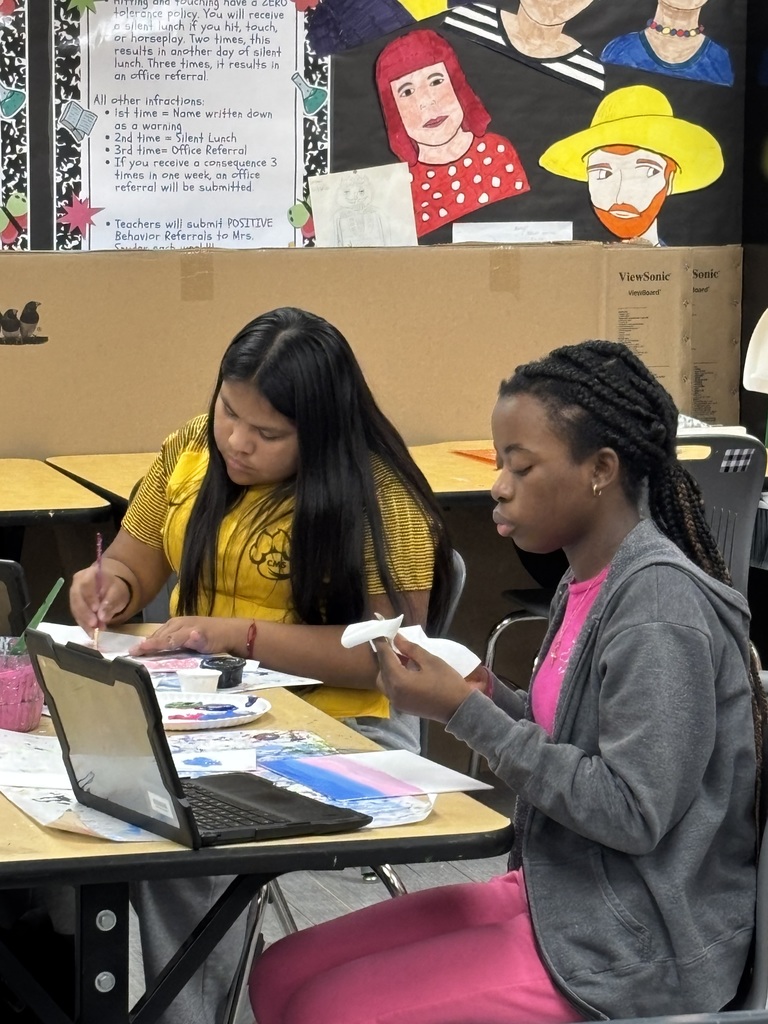 Art Students Try Out Various Techniques