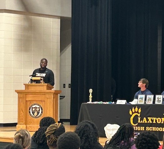 Hannah Hendrix and Jayda Jordan Signing Ceremony