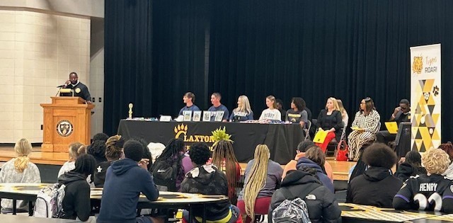 Hannah Hendrix and Jayda Jordan Signing Ceremony
