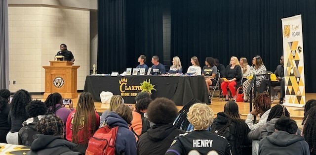 Hannah Hendrix and Jayda Jordan Signing Ceremony