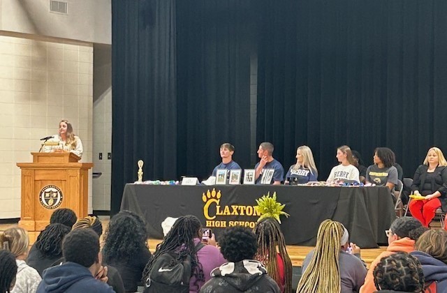 Hannah Hendrix and Jayda Jordan Signing Ceremony