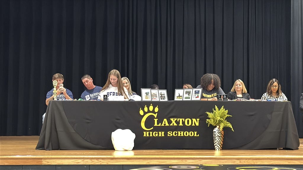 Hannah Hendrix and Jayda Jordan Signing Ceremony