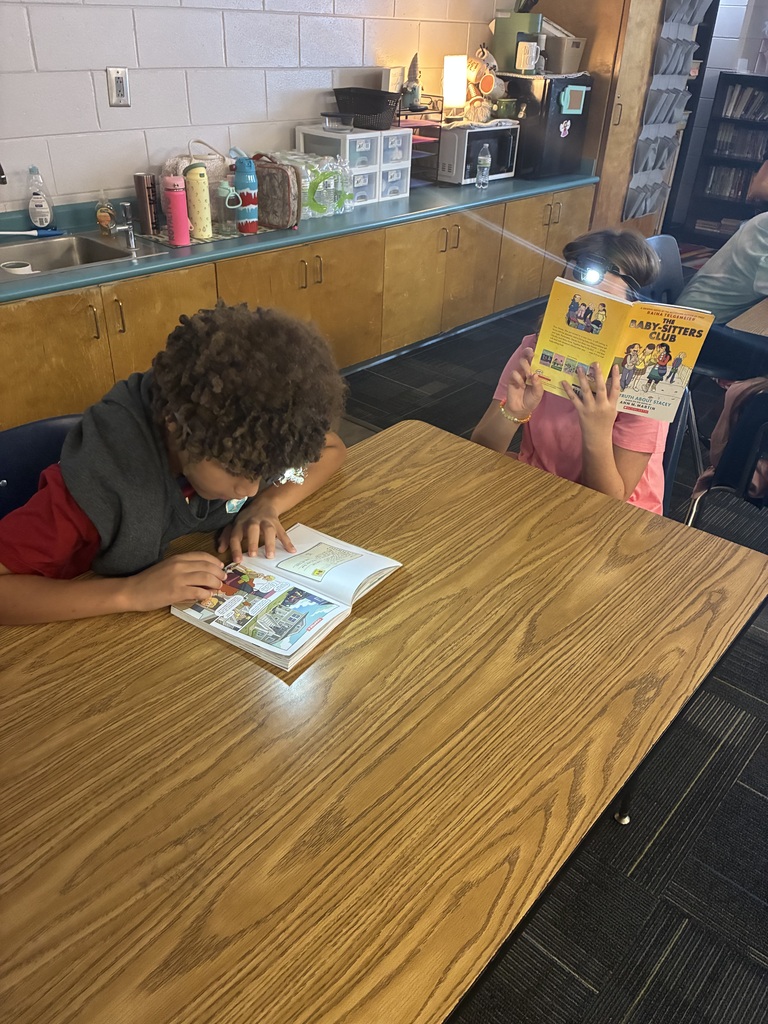 4th graders flashlight reading