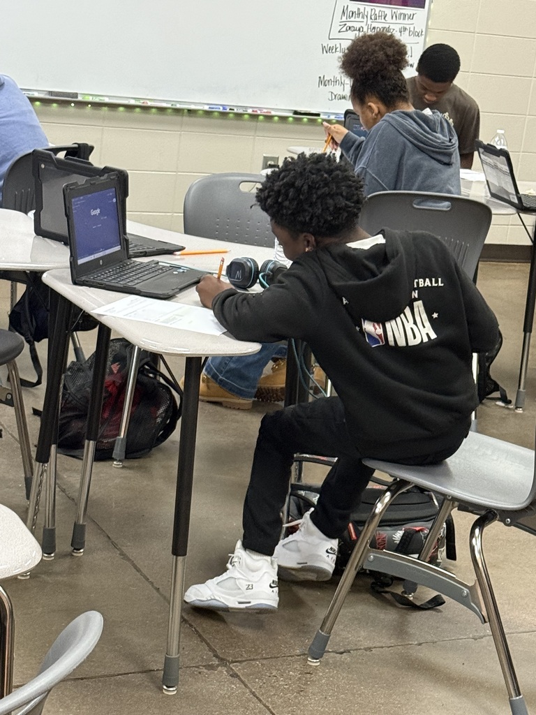 In celebration of finishing up Unit 1 on Expository Texts Mrs. Williamson’s classes worked on their reading stamina by completing a mini-read activity on “The Science of Popcorn” where students read about what makes popcorn pop. 🍿 Students had to identify key facts and details that were used in the text and then put the steps of how popcorn pops in order. Students were treated to popcorn once they had all the answers correct and enjoyed popcorn as they worked to complete the rest of their daily work.