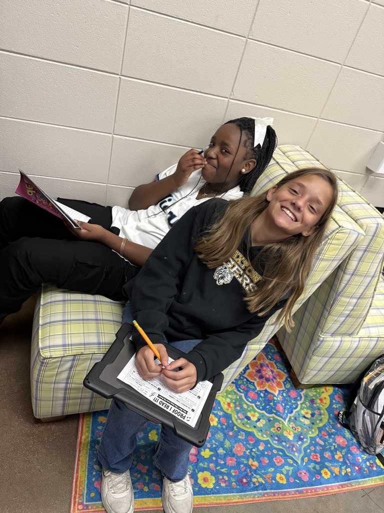In celebration of finishing up Unit 1 on Expository Texts Mrs. Williamson’s classes worked on their reading stamina by completing a mini-read activity on “The Science of Popcorn” where students read about what makes popcorn pop. 🍿 Students had to identify key facts and details that were used in the text and then put the steps of how popcorn pops in order. Students were treated to popcorn once they had all the answers correct and enjoyed popcorn as they worked to complete the rest of their daily work.