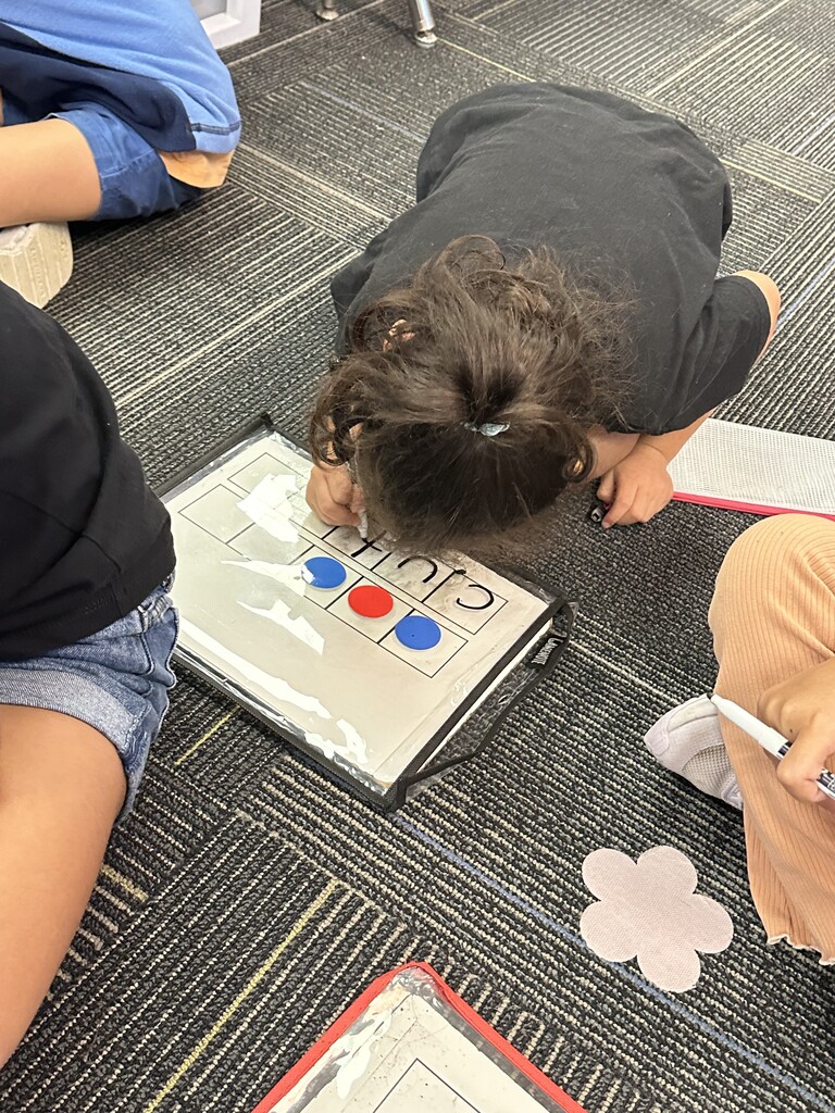 📚🐯 Building Strong Reading Skills in 1st Grade! Mrs. Fennell’s first graders are working hard with the 95% Phonics program! They’re practicing their phonics skills and building the strong foundation they need to become confident readers. 📖✨ We love seeing our Tigers learning and growing! 💙 #PardonOurProgress #SuccessUnderConstruction #ClaxtonTigers #CESProud #FirstGrade #95PercentPhonics #GrowingReaders
