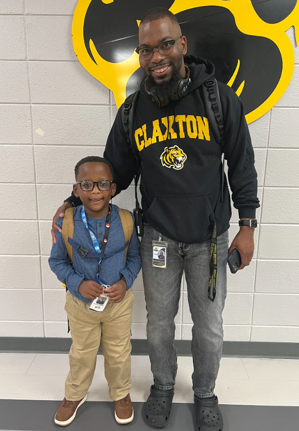 🐯 Homecoming Week is off to a ROARing start at Claxton Elementary School! 🖤💛 We’ve had so much fun celebrating so far! 🐾 Monday: Animal Print Day 👩🏫👧 Tuesday: Teacher/Kid Swap 👯 Wednesday: Twin Day And we’re not done yet! Up next: 🌴 Thursday: Jungle Day 🖤💛 Friday: Black & Gold Day Let’s finish Homecoming Week strong, Tigers! 🐯🖤💛 #ClaxtonTigers #CESProud #HomecomingWeek #PardonOurProgress #SuccessUnderConstruction