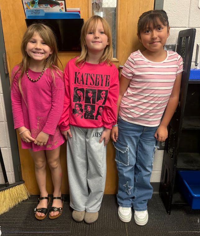 🐯 Homecoming Week is off to a ROARing start at Claxton Elementary School! 🖤💛 We’ve had so much fun celebrating so far! 🐾 Monday: Animal Print Day 👩🏫👧 Tuesday: Teacher/Kid Swap 👯 Wednesday: Twin Day And we’re not done yet! Up next: 🌴 Thursday: Jungle Day 🖤💛 Friday: Black & Gold Day Let’s finish Homecoming Week strong, Tigers! 🐯🖤💛 #ClaxtonTigers #CESProud #HomecomingWeek #PardonOurProgress #SuccessUnderConstruction