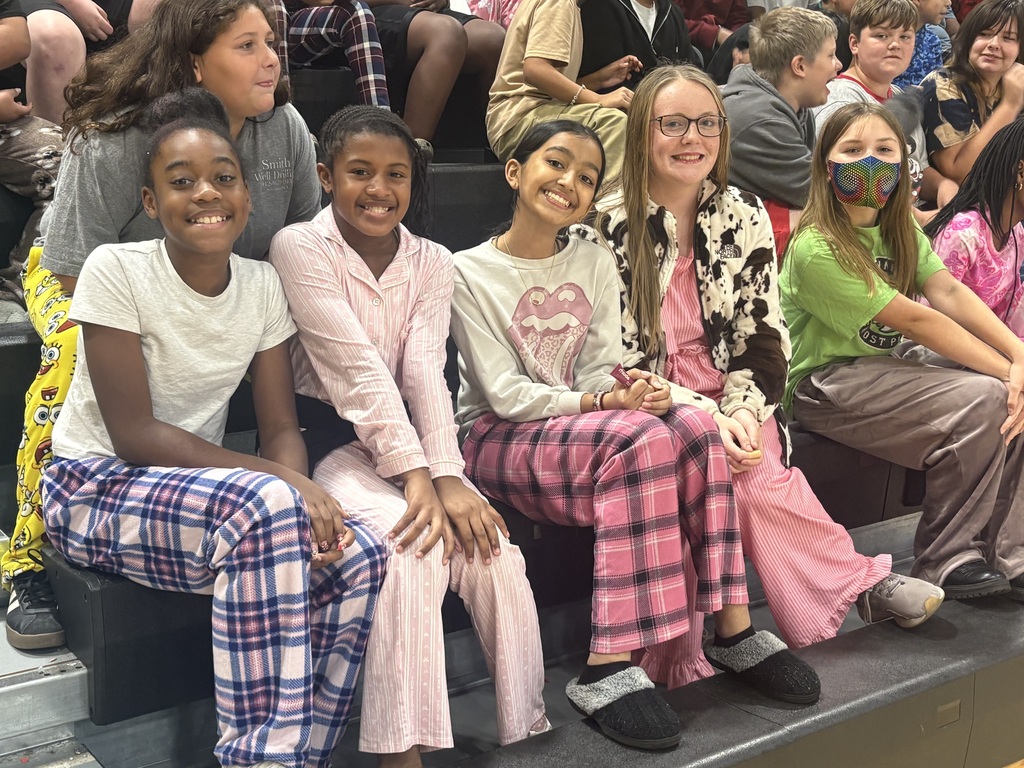Claxton Middle School Tigers brought cozy vibes and school pride to Homecoming Pajama Day!