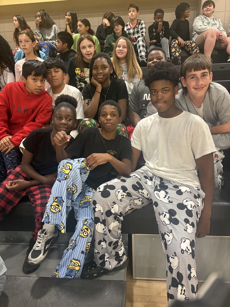 Claxton Middle School Tigers brought cozy vibes and school pride to Homecoming Pajama Day!