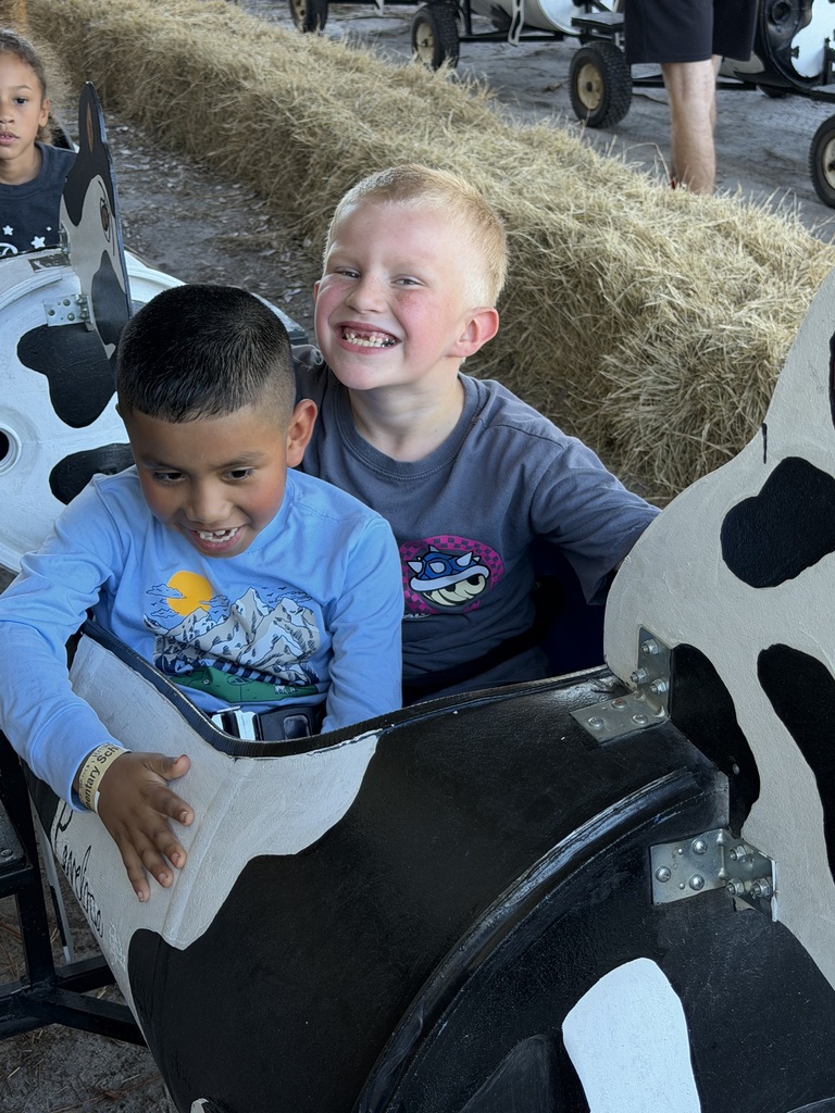 🎃🍂 Our 1st graders had a gourd time visiting Poppell Farms Pumpkin Patch! 🧡🐐 From fall fun to making memories with friends, our Tigers had a wonderful time enjoying this seasonal adventure! Thank you to Poppell Farms for helping make this a special experience for our students! 🧡 #ClaxtonTigers #CESProud #PardonOurProgress #SuccessUnderConstruction