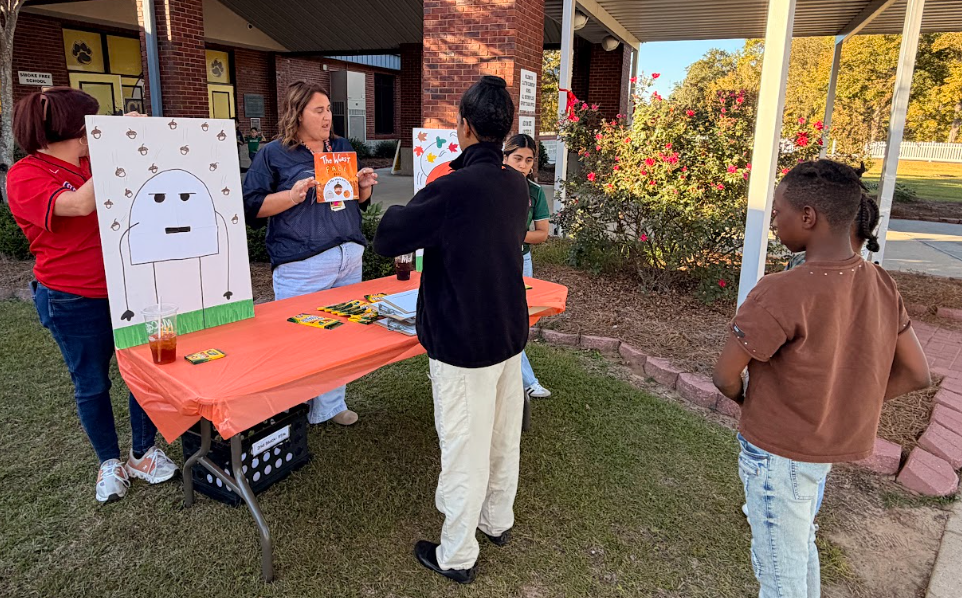 📚🍂 What a wonderful evening at Claxton Elementary School! Our students and families enjoyed Literacy Night yesterday afternoon, filled with fun activities inspired by books, sweet treats, and FREE books to take home! ❤️ Thank you to everyone who came out to celebrate reading and make literacy a fun experience for our CES Tigers. We love seeing our school community come together to build a love of reading! 🐯📖 #ClaxtonTigers #CESProud #PardonOurProgress #SuccessUnderConstruction