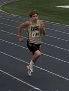 Texan W runs at Regional Track