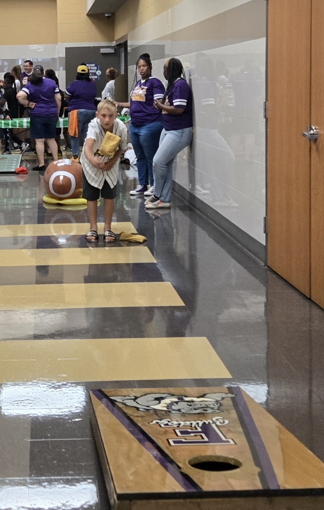Hommel staff had a great time at last nights Back to School Bash! We can not wait to see you all again real soon!