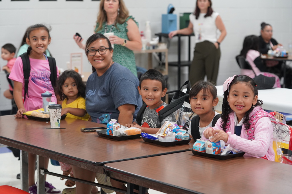 Everman ISD+MuffinsWithMoms6